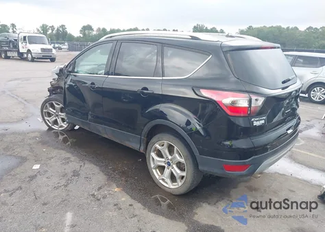 2017 Ford Escape Titanium z USA, uszkodzony, nr VIN 1FMCU0JD5HUC72224